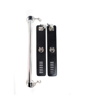 Spreader bar with ankle cuffs