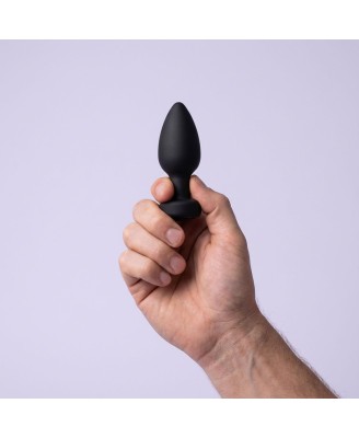 Vibrating butt plug