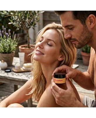 CRUSHIOUS PASSIONATE MASSAGE CANDLE WITH PHEROMONES AND PASSION FRUIT SCENT 20ML