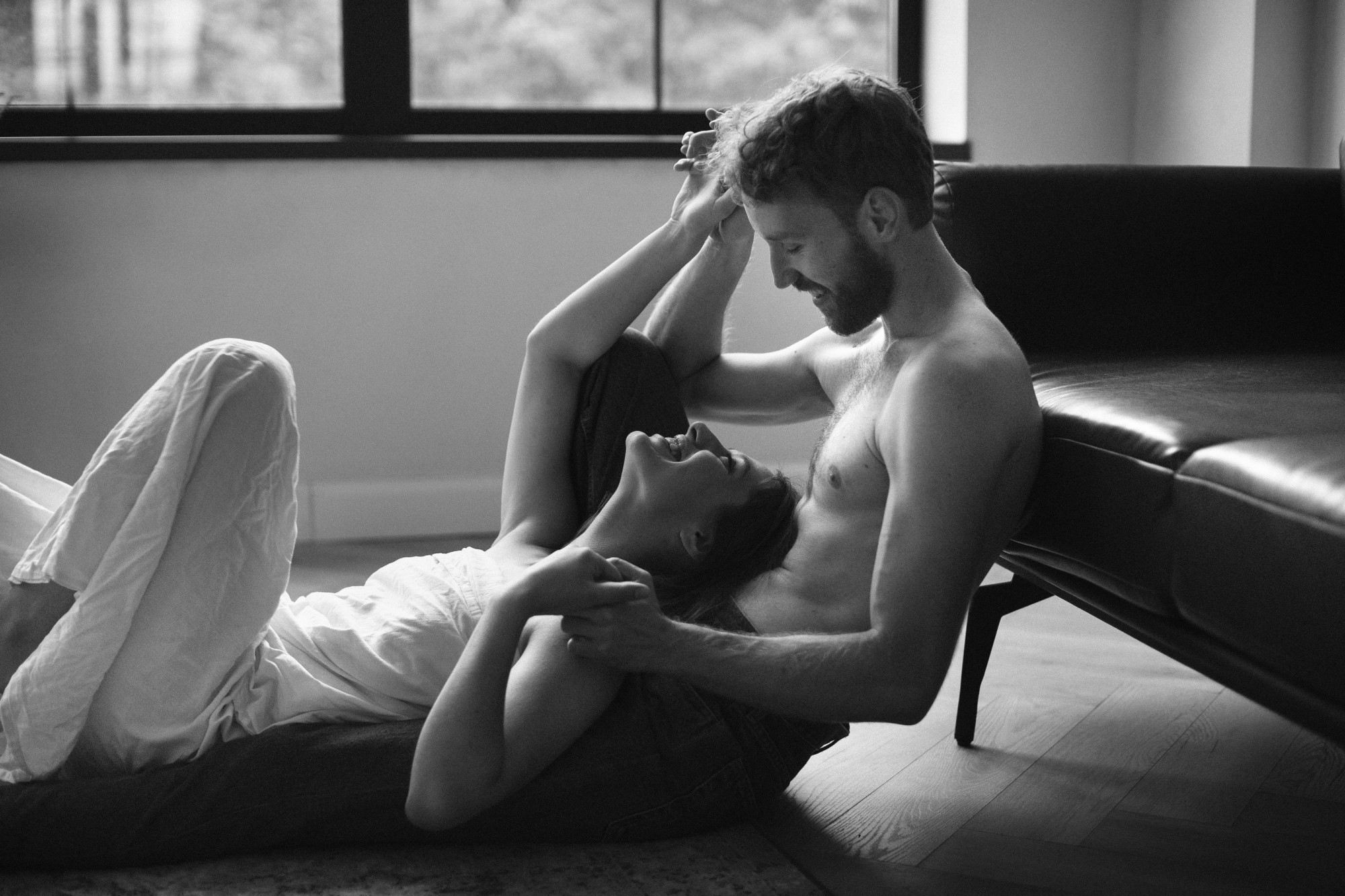 Seksowna bielizna wyszczuplająca – jak połączyć efekt modelowania z uwodzicielskim wyglądem?