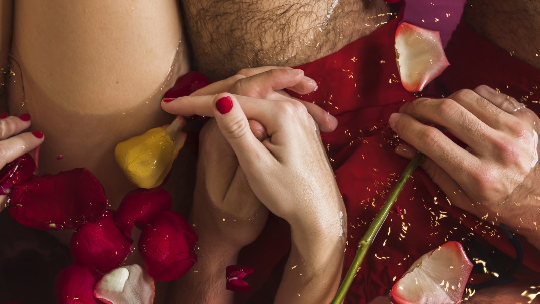 Naturalne afrodyzjaki: co jeść i jakich kosmetyków używać, by podnieść libido?