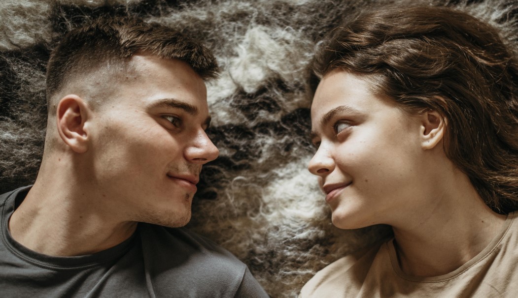 Fetysz inteligencji: Gdy intelekt staje się źródłem pożądania