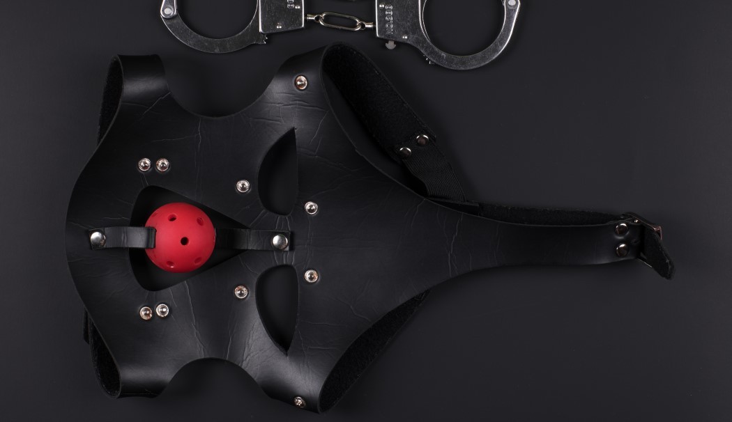 Zmysłowe stroje wetlook i lateks do BDSM: Przewodnik po świecie Femdom