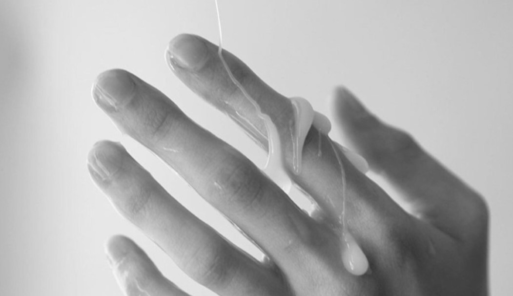 CEI porn – co to jest i jak działa Cum Eating Instruction