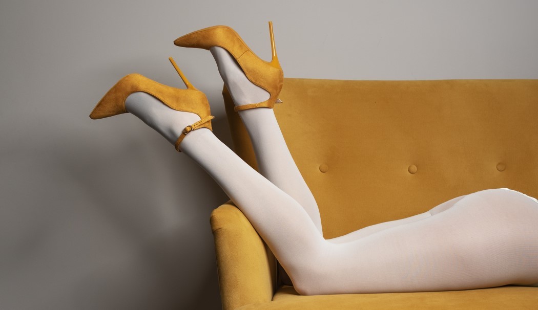 Rajstopy z otwartym krokiem - kiedy i jak je założyć?